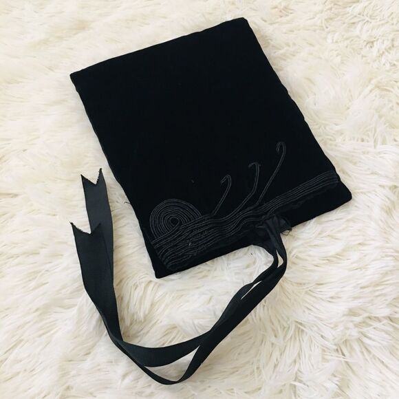 👛 Vintage Black Velvet Tie Clutch Purse 👛 - Picture 5 of 8